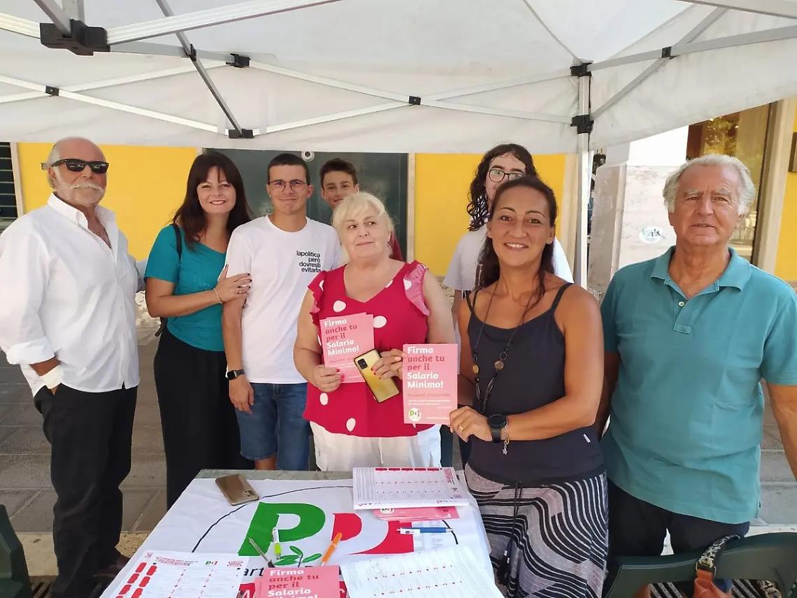 Salario minimo: prosegue la raccolta firme