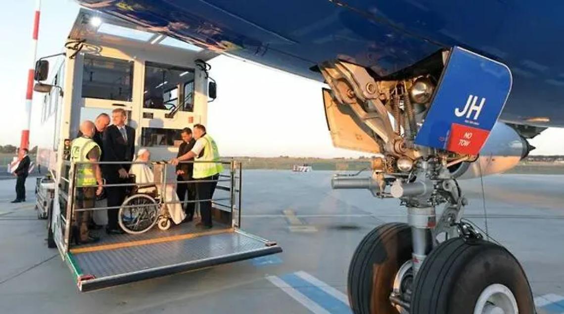 Il Papa vola a Marsiglia per catechizzare l'Europa