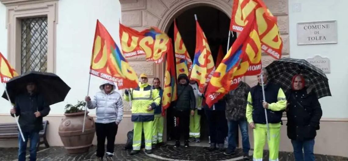 &laquo;Manovre oscure contro Usb nel cambio appalto raccolta rifiuti&raquo;