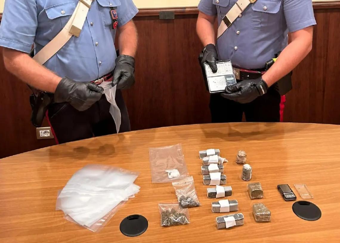Viterbo: oltre mezzo chilo di hashish nascosto in frigo
