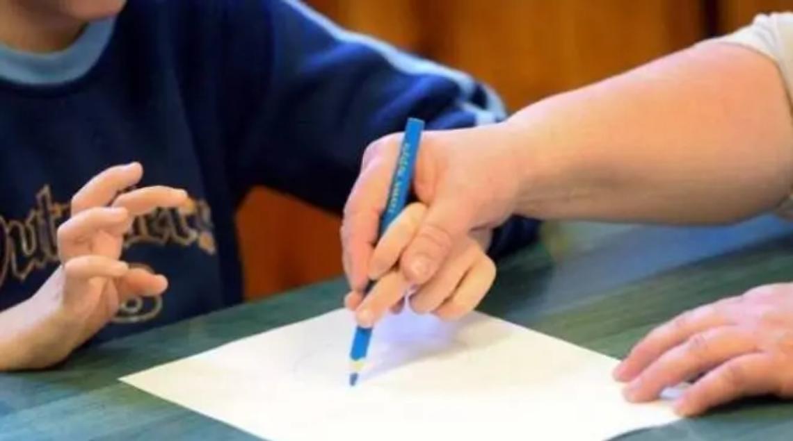 Aranova, scuola senza personale: l'attacco di Vona e Calcaterra