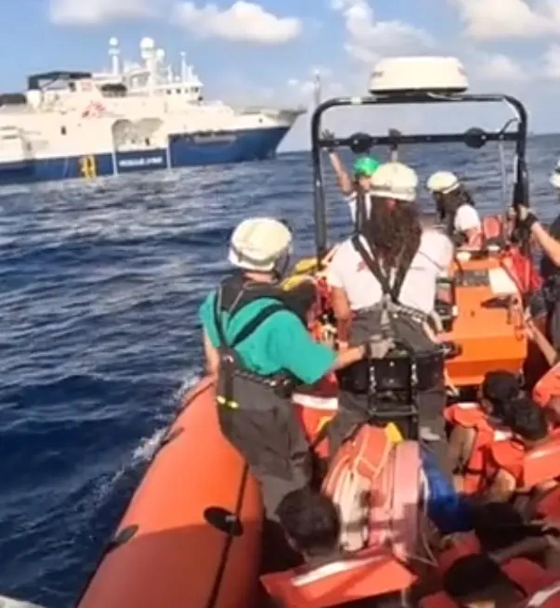 Arriva a Civitavecchia la Geo Barents: a bordo 61 naufraghi