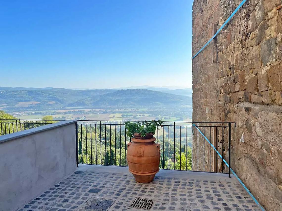 Via Capitano Ambrosi riaperta dopo 40 anni