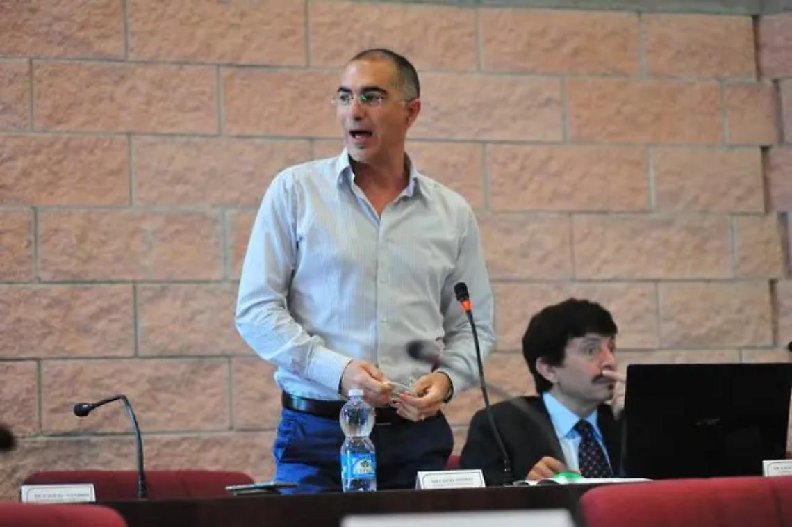 Mecozzi: &laquo;Deriva politica di Confcommercio&raquo;