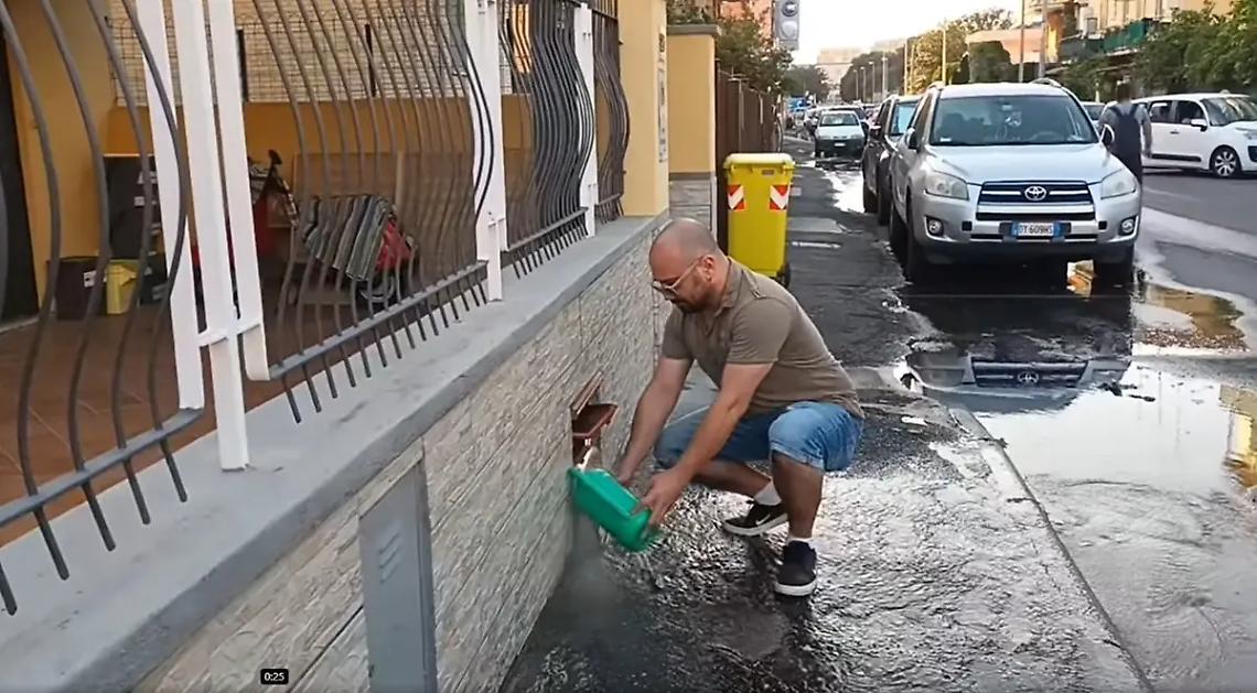 &laquo;Sono bastati venti secondi per riempire un annaffiatoio&raquo;