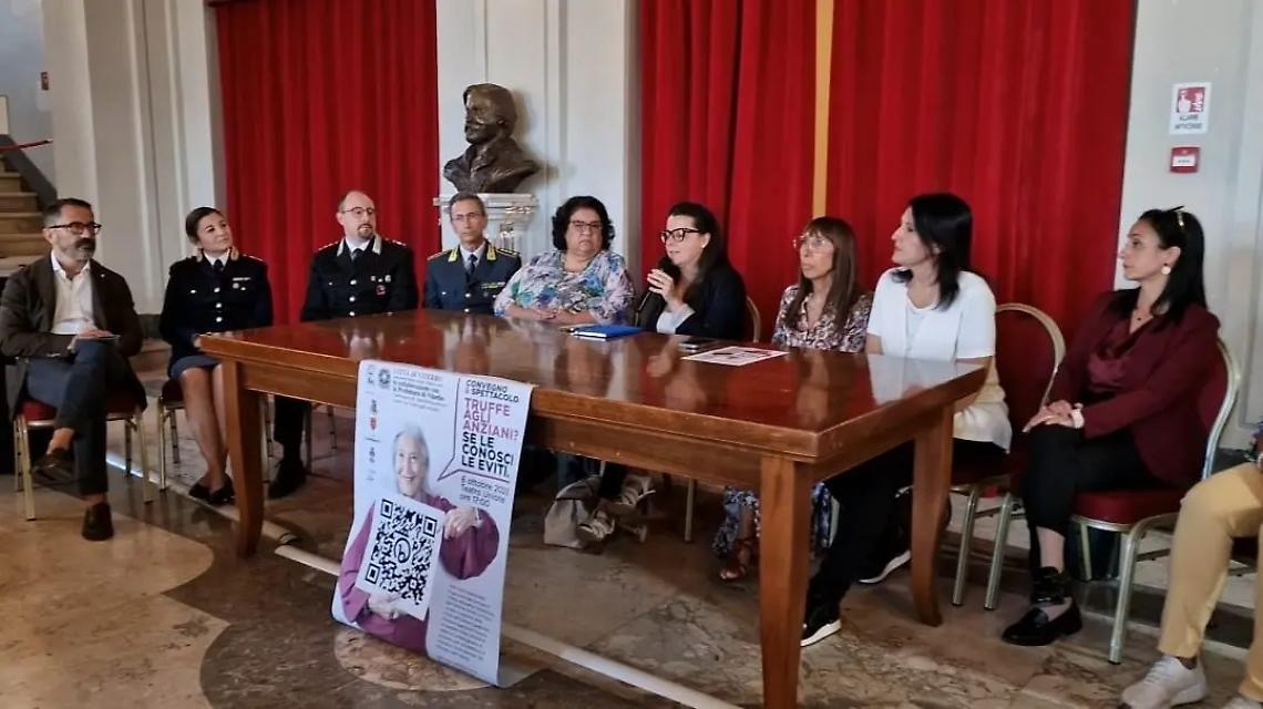 Truffe agli anziani a Viterbo, la sindaca: &laquo;Mia nonna tra le vittime&raquo;