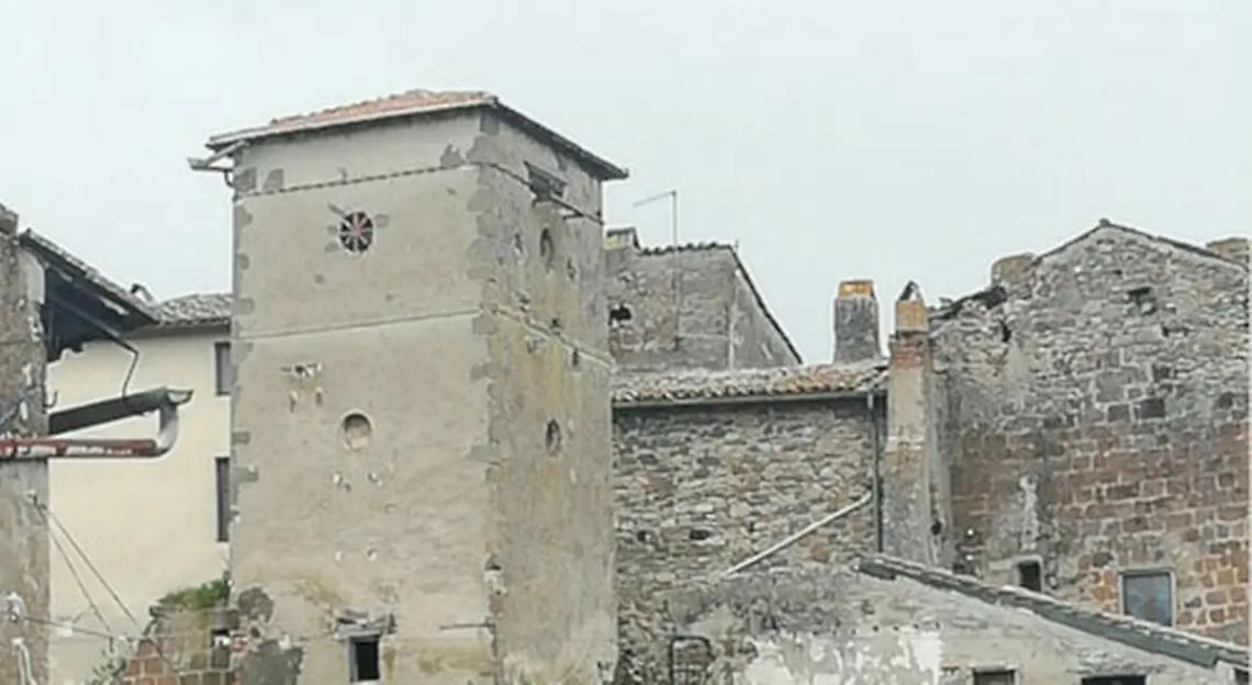 Alla Torre di Sipicciano riflettori puntati sulla opere di Iv&aacute;n Navarro e Roberto Bola&ntilde;o