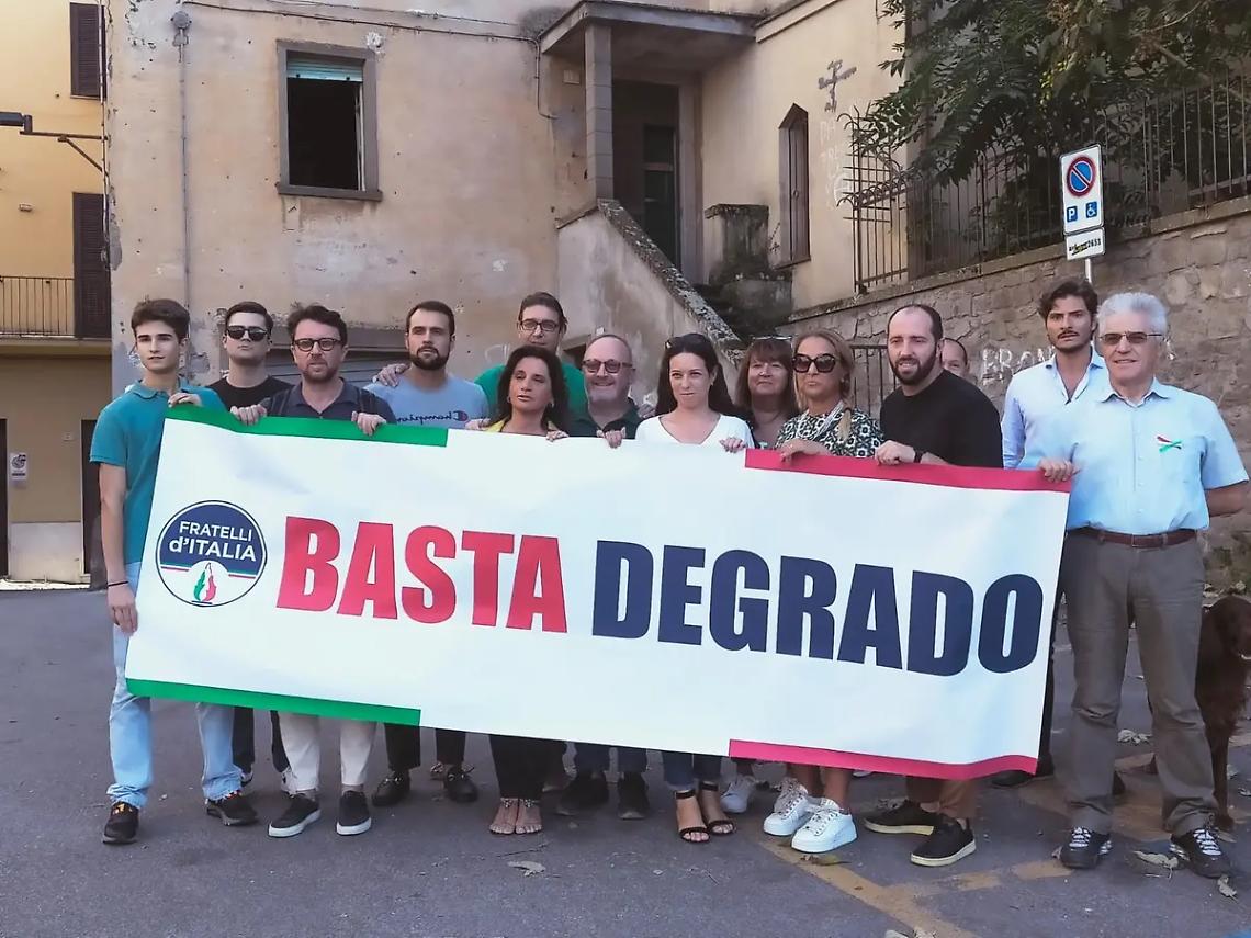 Fratelli d&rsquo;Italia in piazza a Viterbo: &laquo;Basta degrado&raquo;