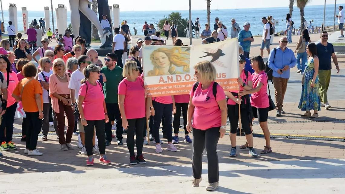 Tumore al seno, in tanti alla Marina per la prevenzione