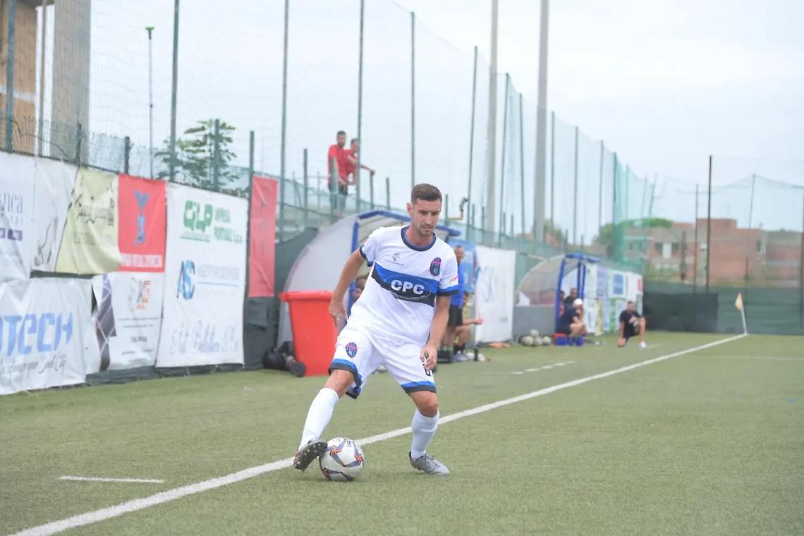 Raffaele Scudieri vicinissimo alla panchina della Vecchia