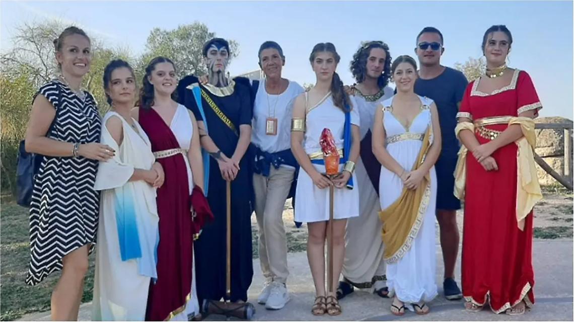 Cardarelli Tarquinia, donne etrusche e demoni dell&rsquo;oltretomba: bene la performance degli studenti alla necropoli