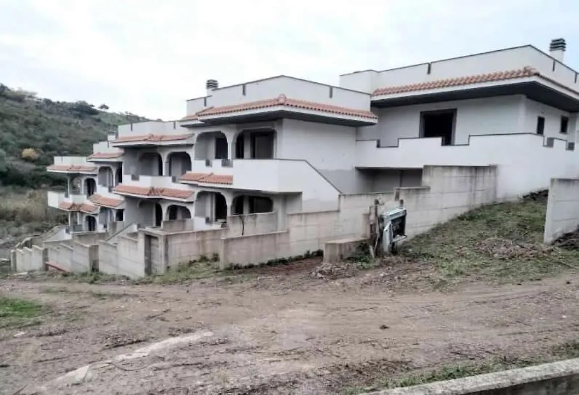 Case di via Elcetina, garanzie da Enel e Acea sugli allacci a breve