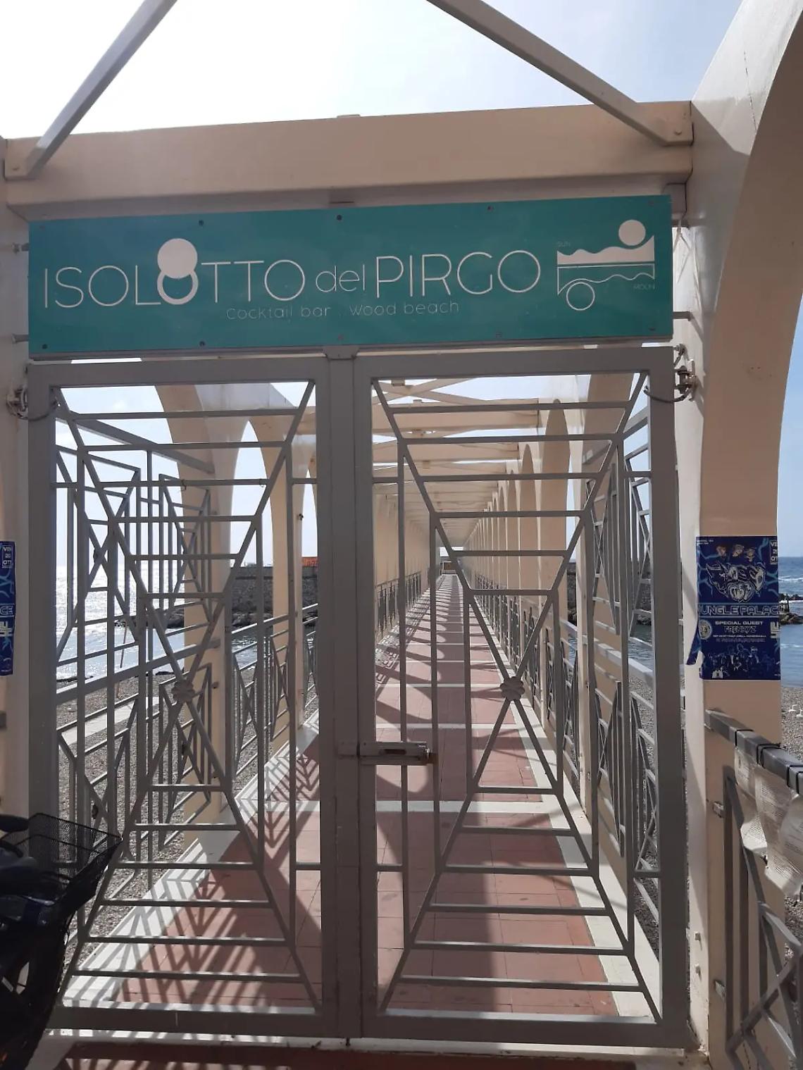 Pirgo di nuovo chiuso: protestano i cittadini