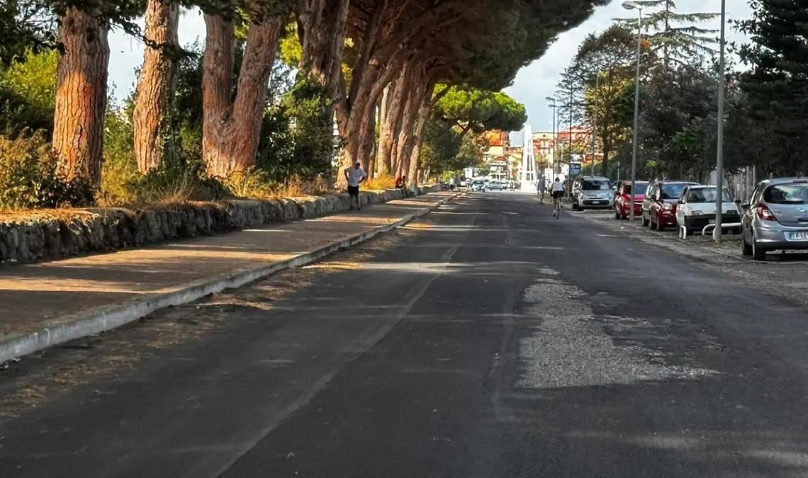 Turista cade col monopattino sulla ciclabile: 50enne in ospedale