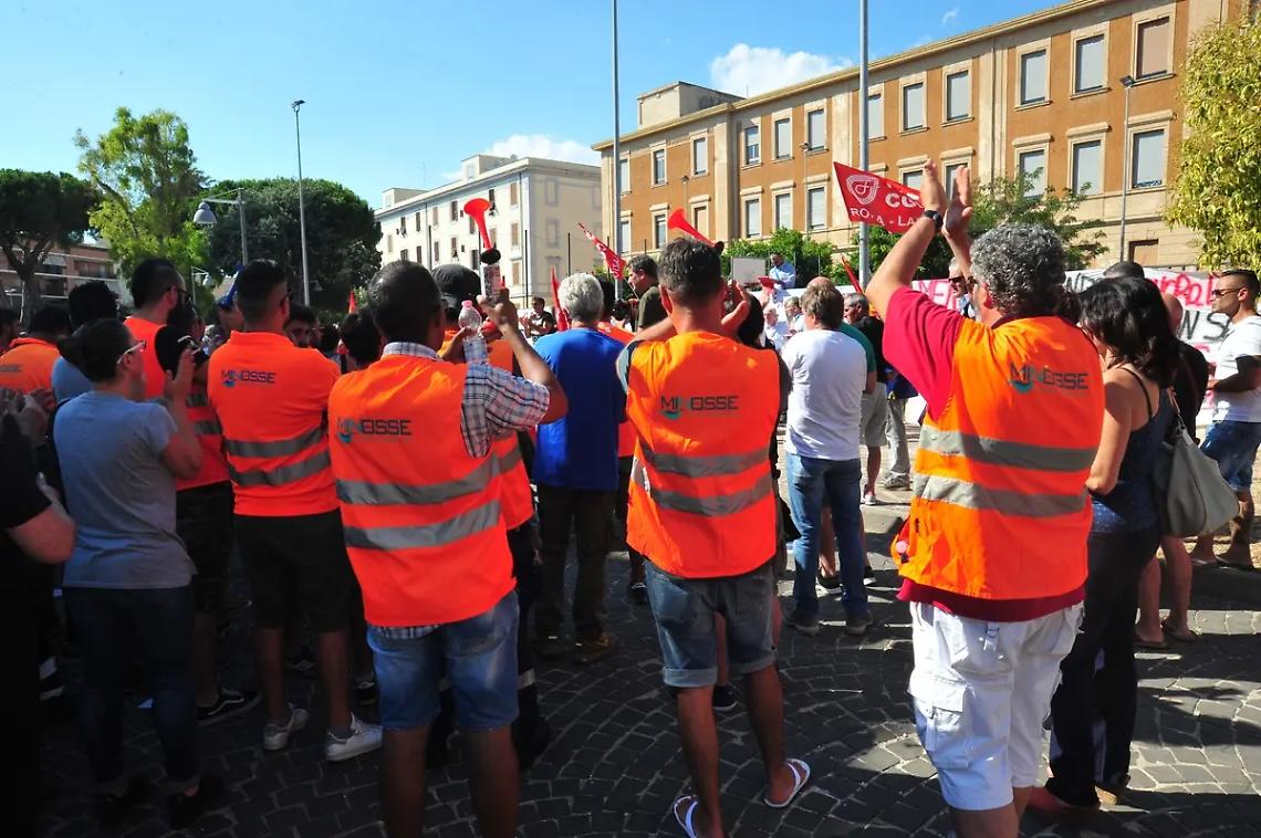 Minosse, non si ferma la protesta