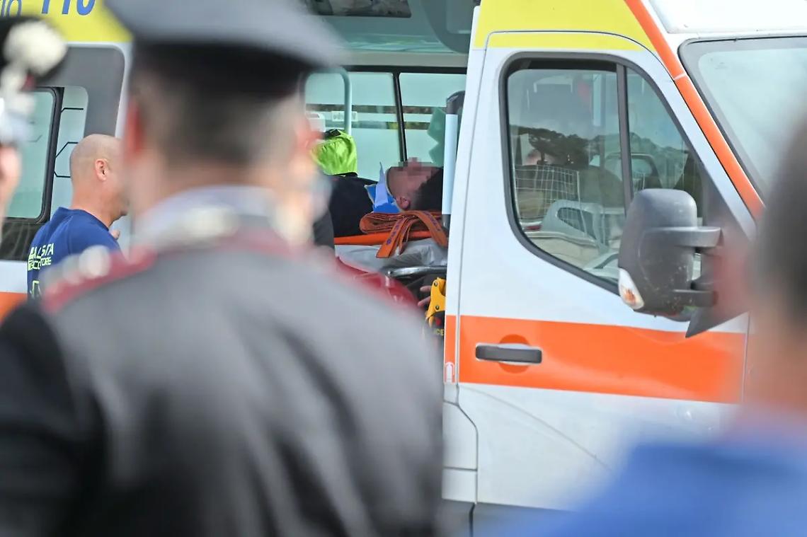 Quattro carabinieri feriti, ma quel furgone a Civitavecchia non &egrave; entrato