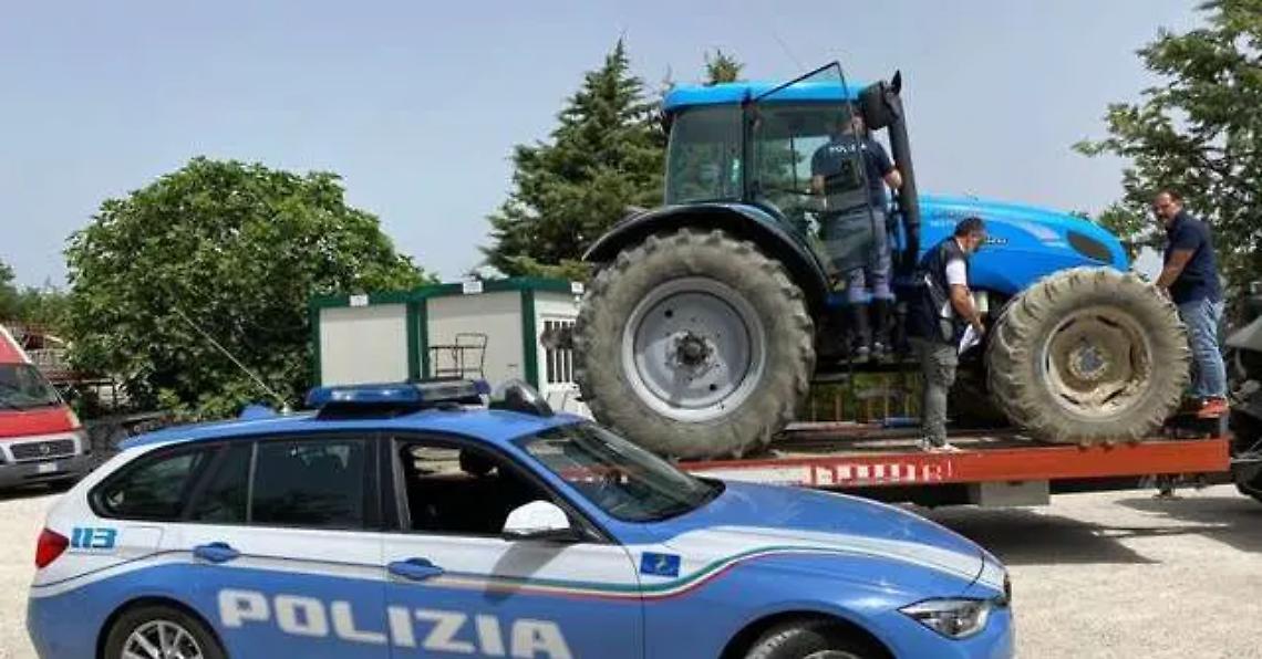 Trasportava irregolarmente 200 kg di parti di pollame: fermo amministrativo per un trattore