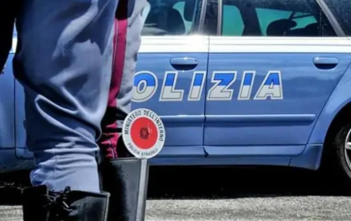 Viterbo, provoca incidente e poi scappa, ma viene bloccato dalla Polstrada di Tarquinia