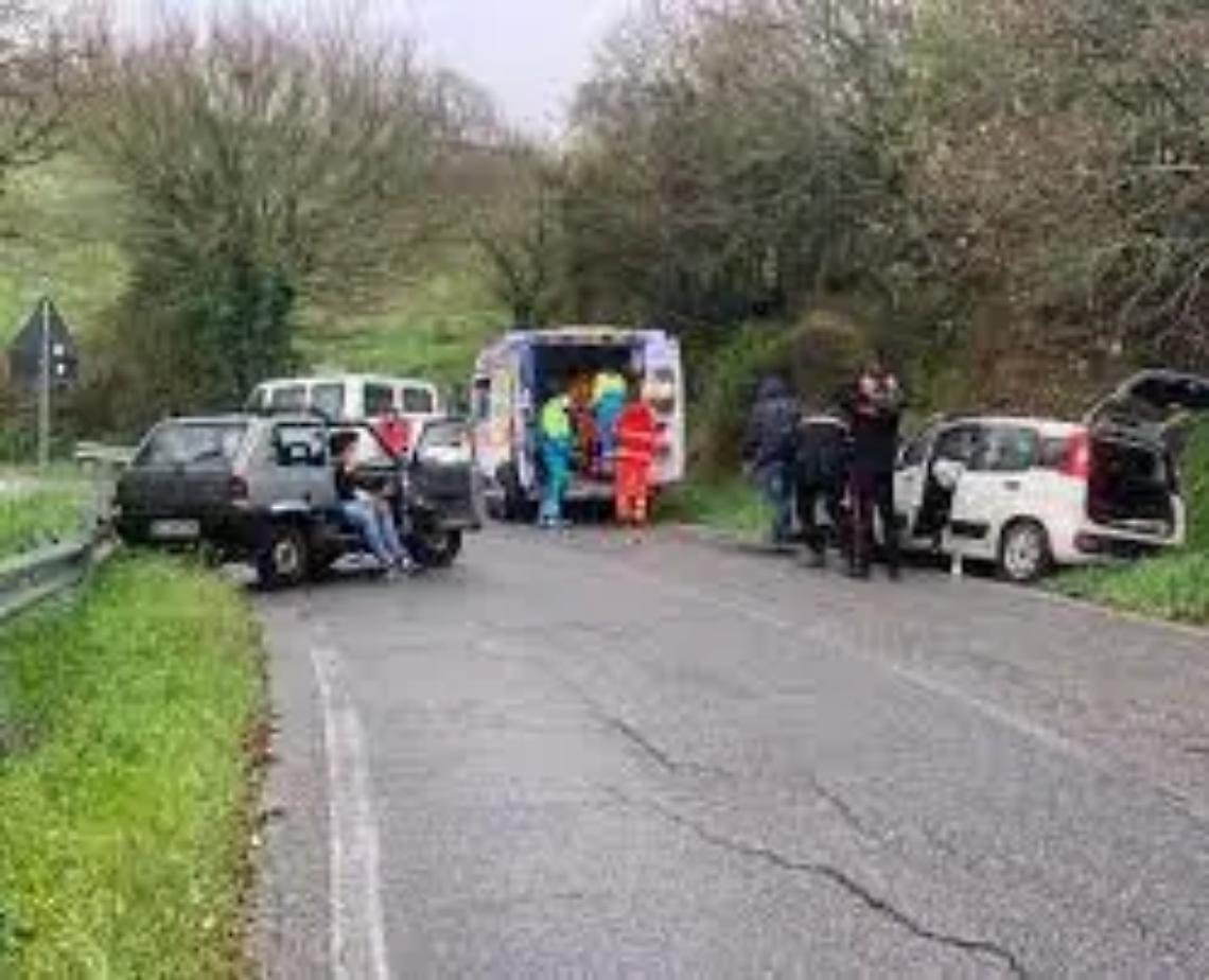 Rifiuti abbandonati lungo la Braccianese Claudia: &laquo;Urgono pi&ugrave; controlli e sanzioni, altrimenti saremo sommersi&raquo;