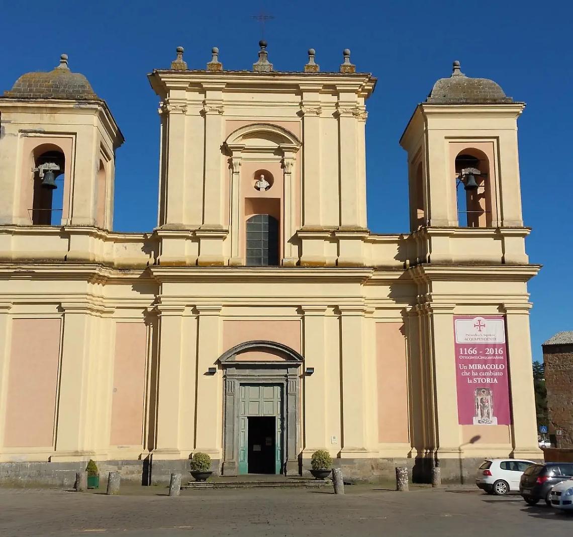 Fiamme nella cattedrale del Santo Sepolcro