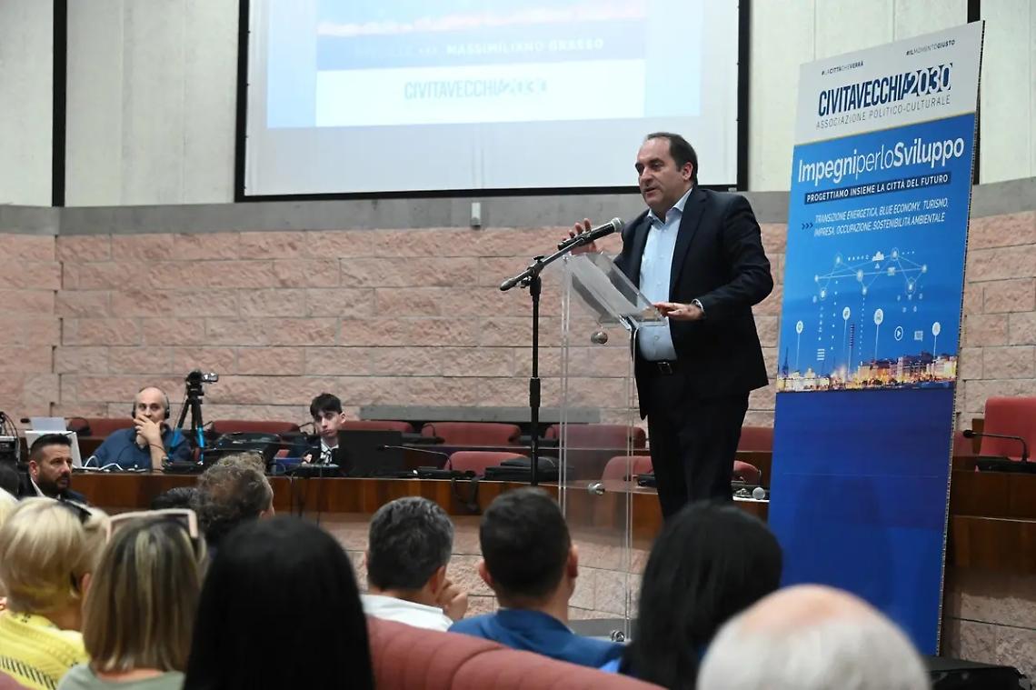 La citt&agrave; di domani? Annunci squillanti e dubbi