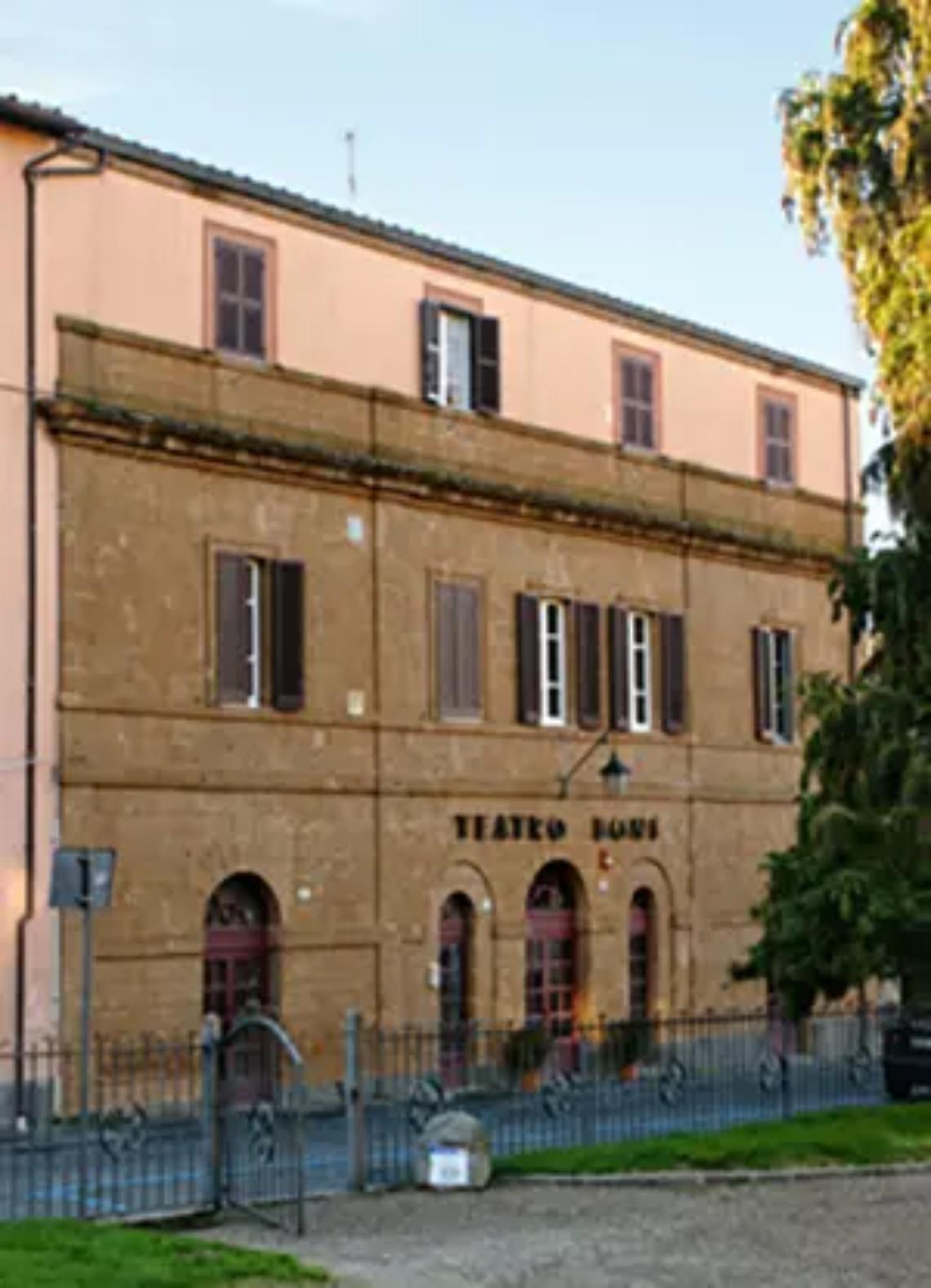 &ldquo;Famiglia&rdquo;, gli attori ex detenuti e detenuti in scena al teatro Boni