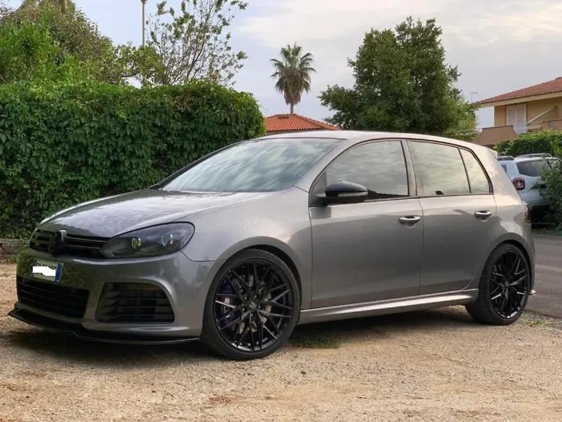 Ladri spietati: rubano auto e marmitte per il palladio