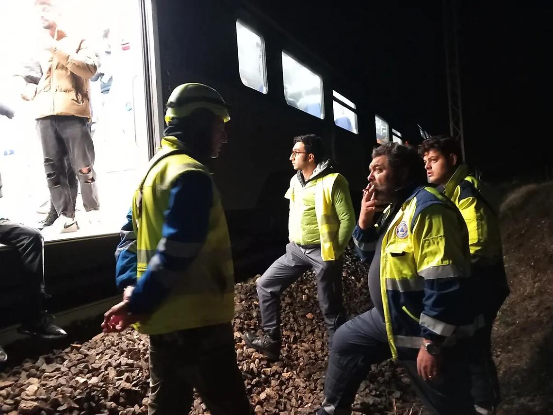 Tragedia nella notte a Tarquinia: donna travolta dal treno