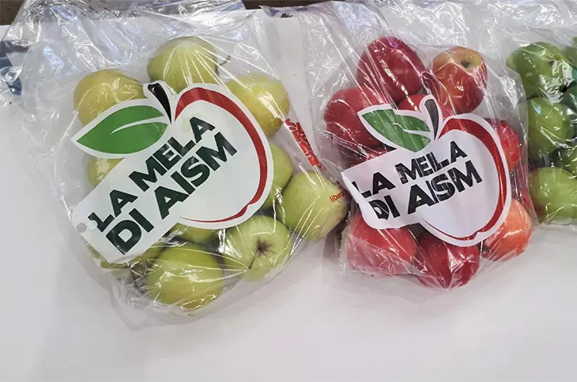 &ldquo;La Mela di Aism&rdquo;, grande partecipazione alla raccolta fondi