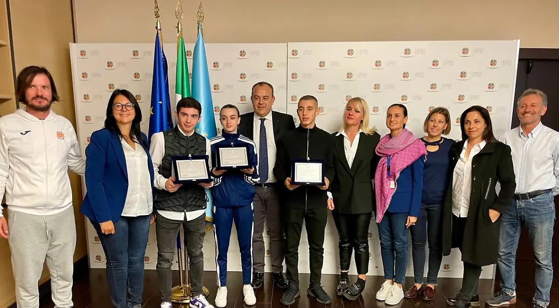 Premiati alla Pisana i giovani campioni civitavecchiesi di padel e karate Sargolini, Spurio e Legittimo