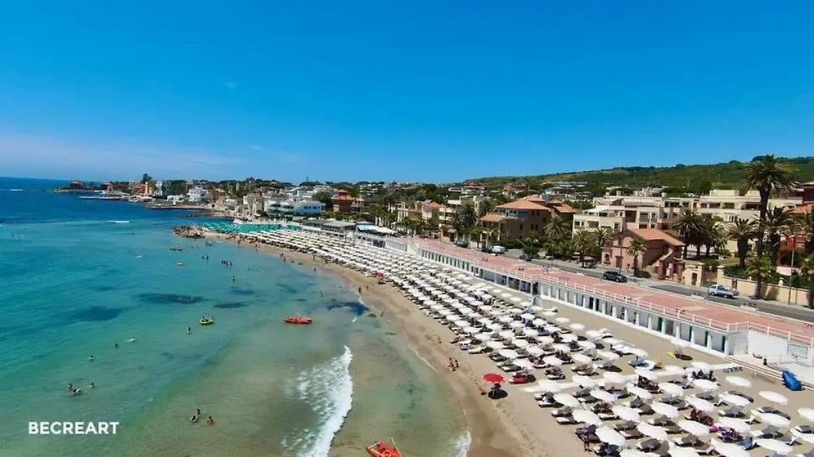 &laquo;Procedere a suon di fanfare propagandistiche, come fa il sindaco, non garantisce alcuna certezza, esponendo le attivit&agrave; balneari a ricorsi, esposti e multe&raquo;