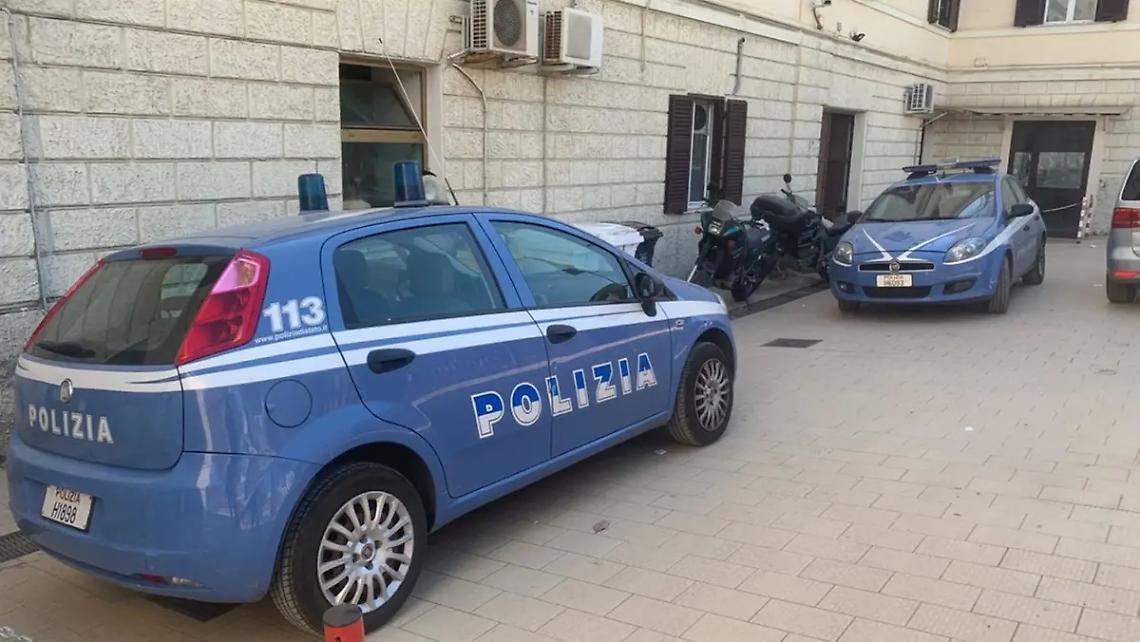 Si spacciano per medici e rubano gioielli