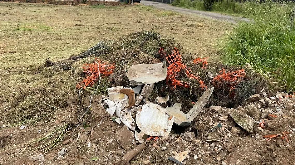 &laquo;Rifiuti speciali spianati sul terreno&raquo;