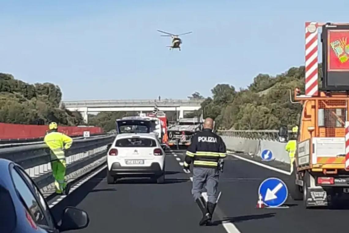 Bisarca contro pullman: morto un turista americano