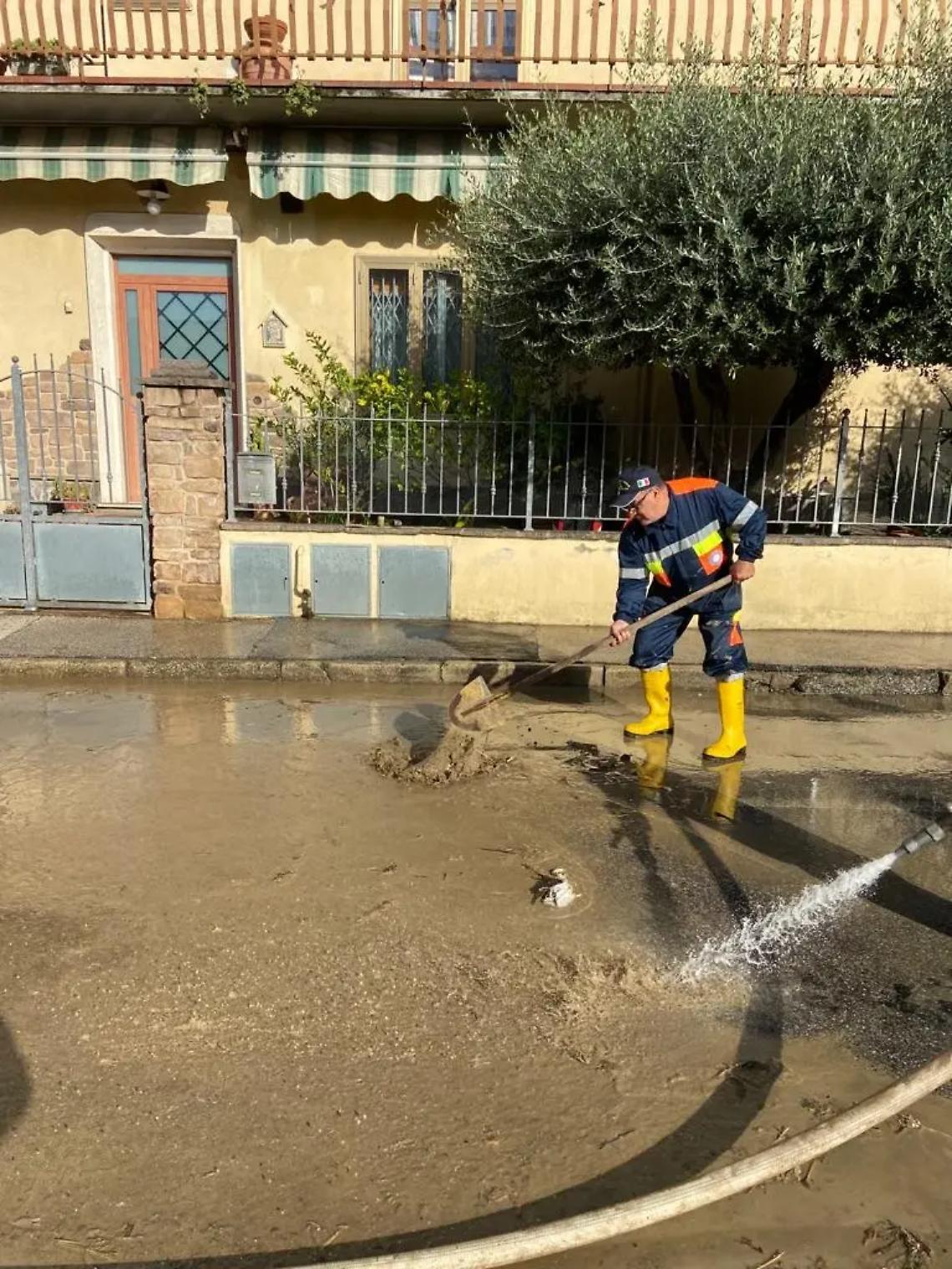 I volontari Avalon in soccorso della Toscana