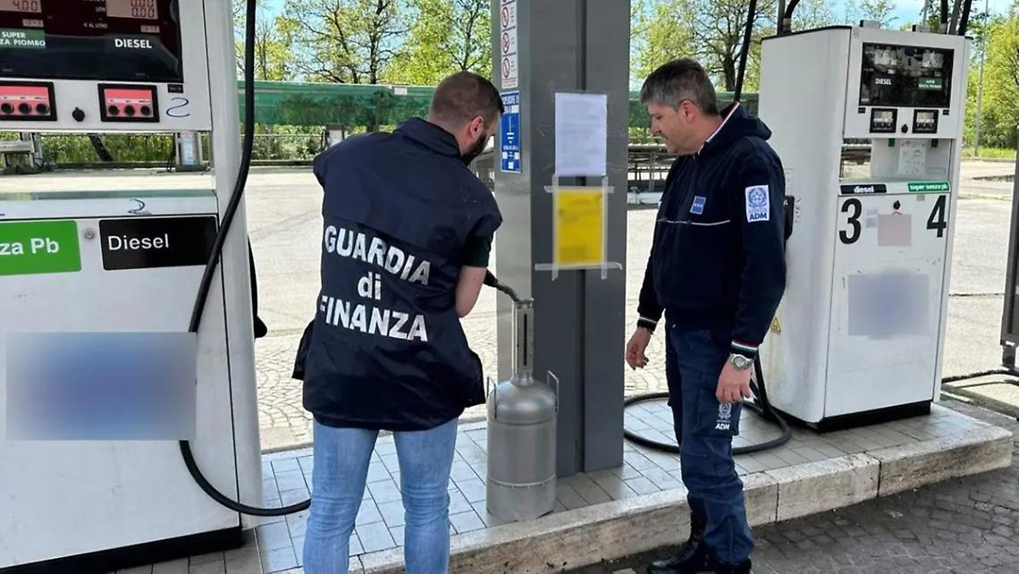 Controlli sui carburanti di Viterbo e Roma, oltre la met&agrave; di scarsa qualit&agrave;
