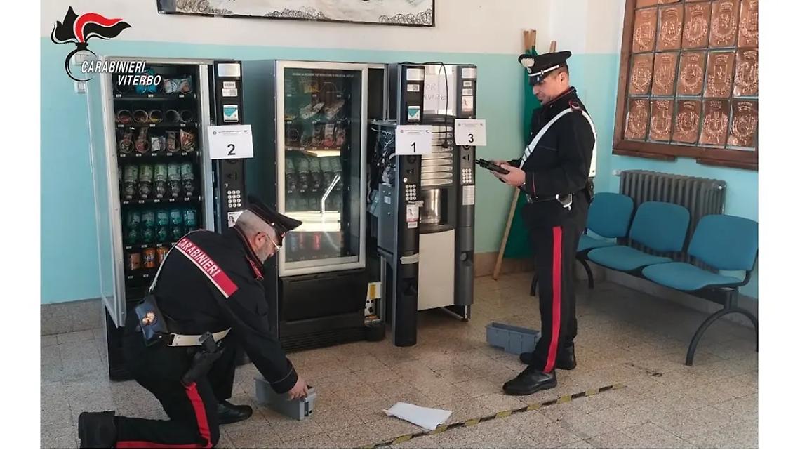 Ladri in azione nella scuola di Vignanello: 52enne trovata con la refurtiva