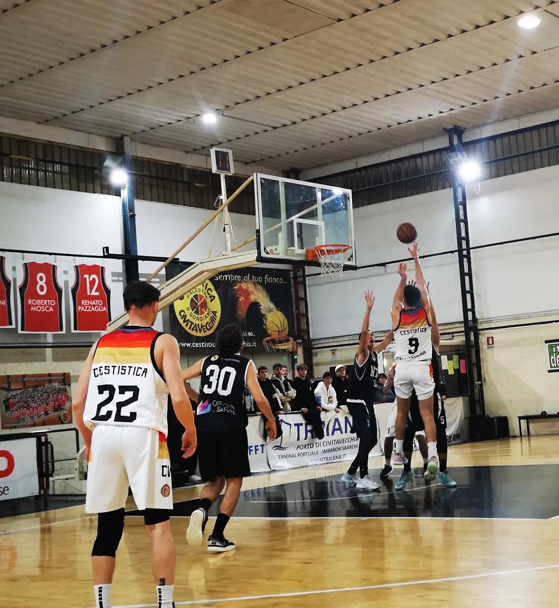 Niente tris di vittorie per la Cestistica: i rossoneri cedono 69-61 al Fonte Roma