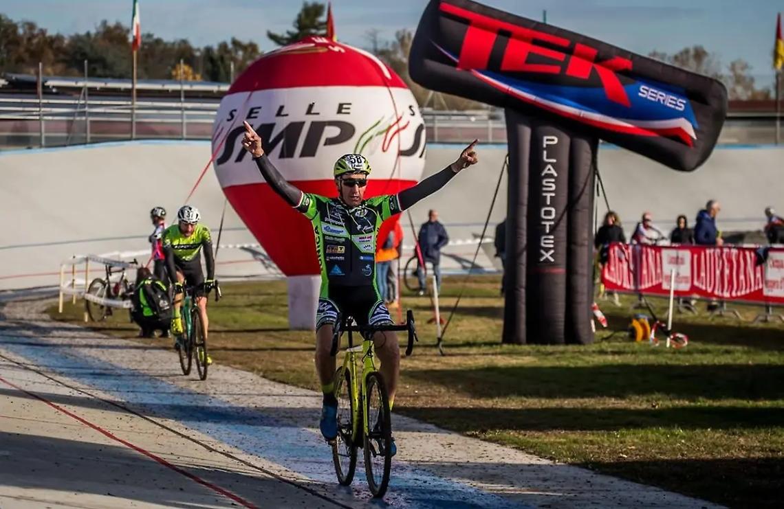 Gianfranco Mariuzzo di nuovo alla ribalta con la vittoria al Master Cross Selle SMP