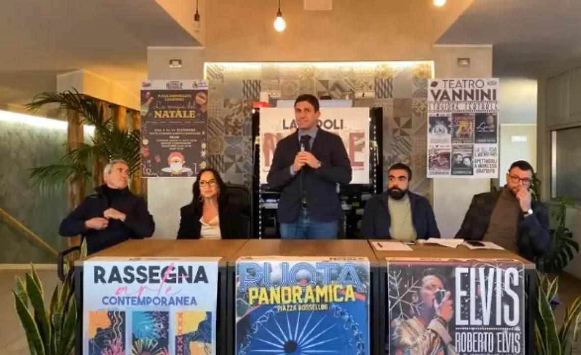 E in piazza torna la ruota panoramica