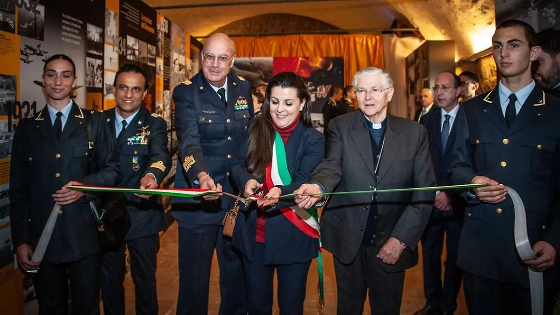 Una mostra per celebrare i cento anni dell&rsquo;Aeronautica militare