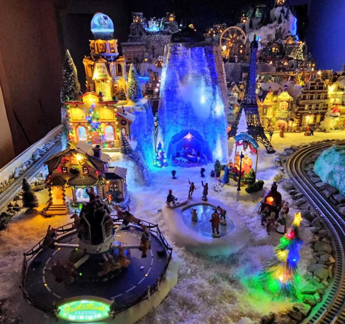 Apre le porte il villaggio di Natale in miniatura