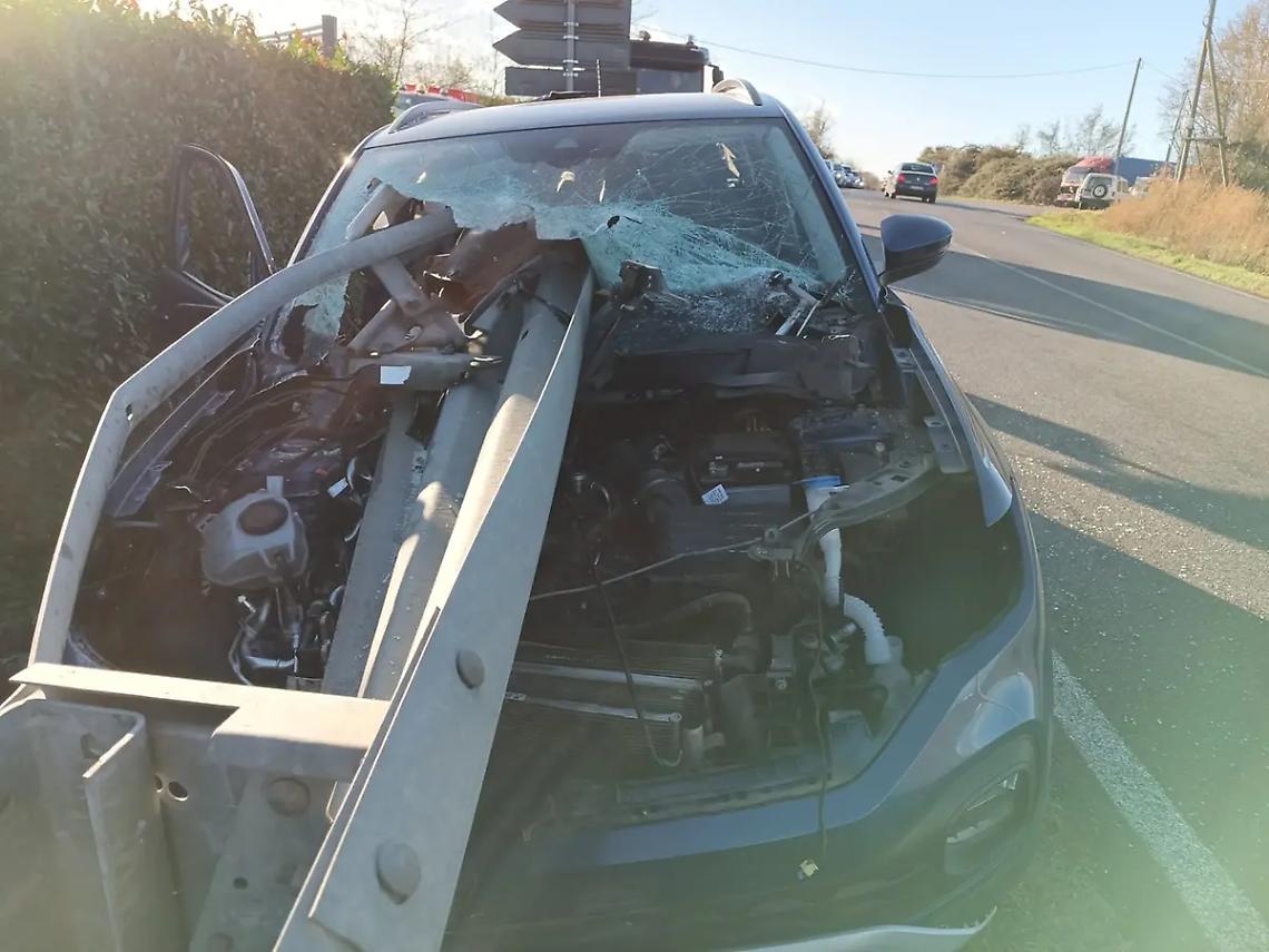 Viterbo: auto perde il controllo e finisce contro il guardrail, un ferito