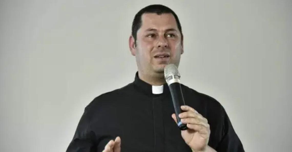 Don Bernardo Acuna nuovo parroco