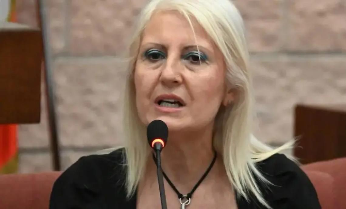 Azzurro donna, Napoli: &laquo;D'amore si vive, non si muore&raquo;