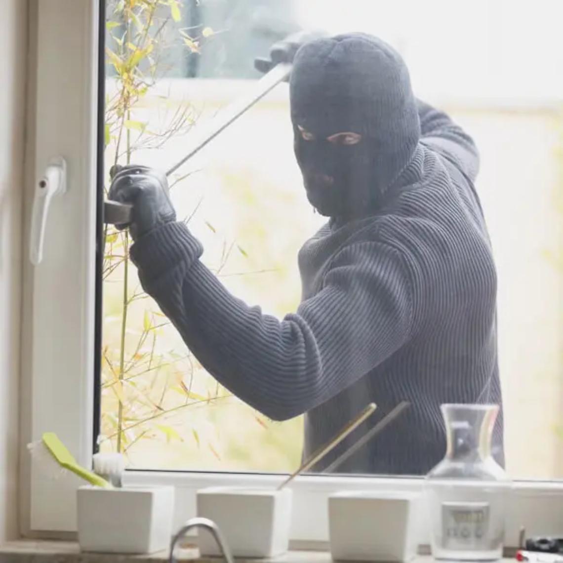 Ladri in azione a S. Marinella: trafugati preziosi da una villetta