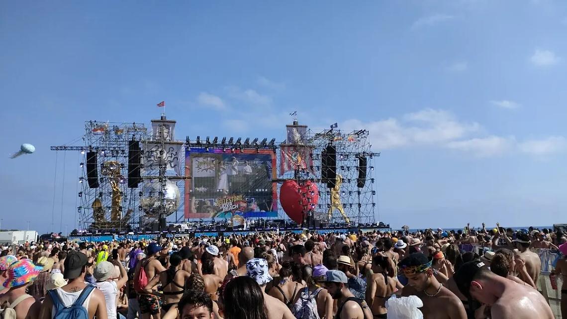 &laquo;Un referendum popolare per il Jova Beach Party&raquo;