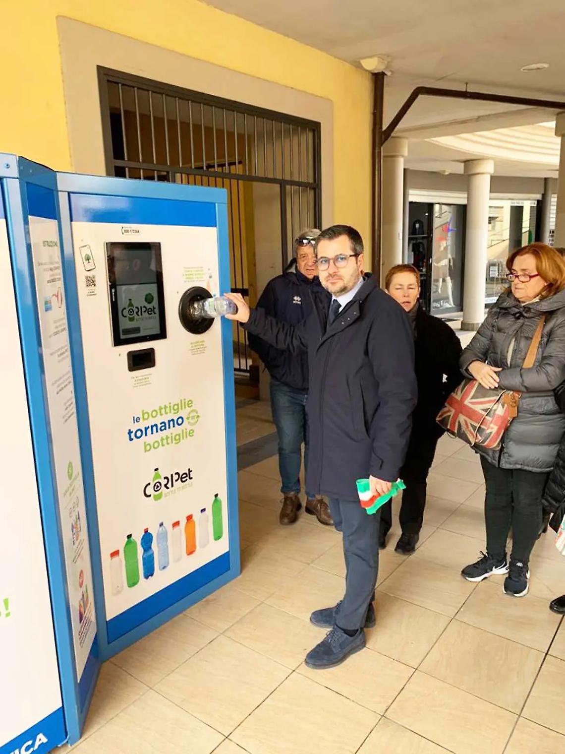 Al via l&rsquo;iniziativa &ldquo;da bottiglia a bottiglia&rdquo;