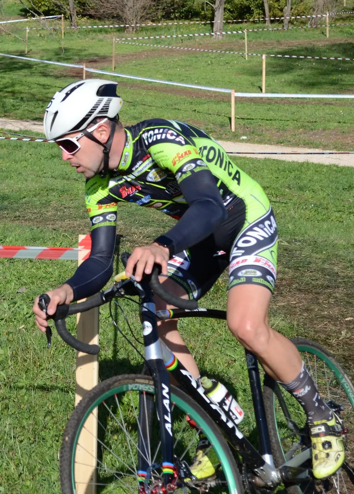 Mtb Santa Marinella, Magnante trionfa al Roma Master Cross