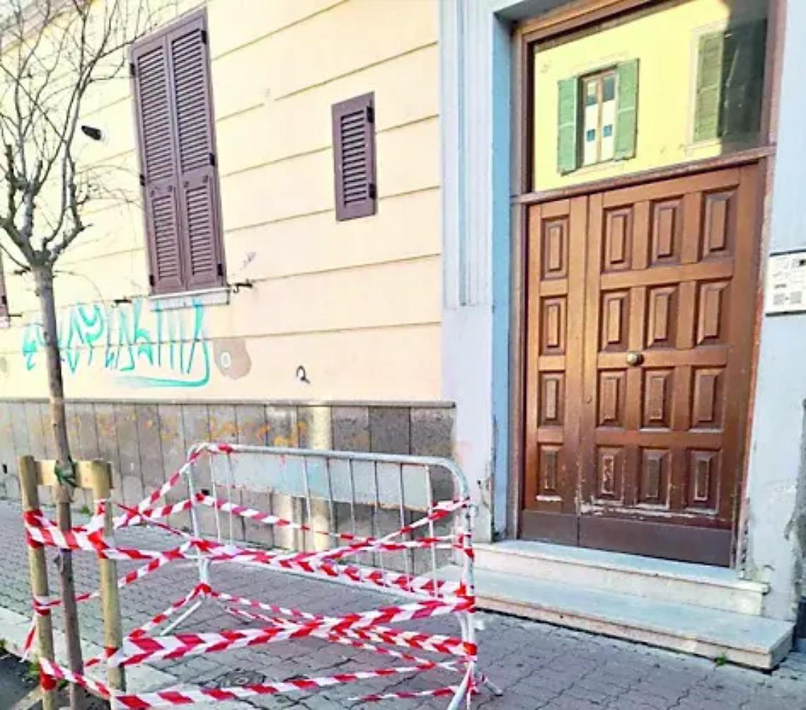 Condominio Ater invaso dai topi: nessuno interviene